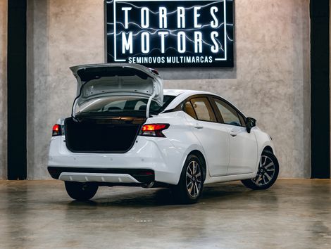 Nissan VERSA Advance 1.6 16V Flex Aut.