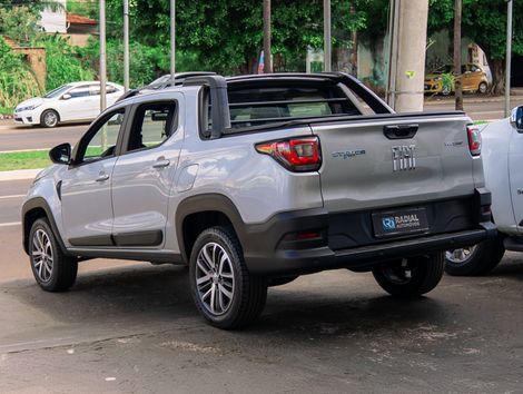 Fiat Strada Volcano 1.3 Flex 8V CD