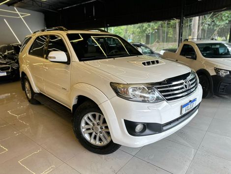 Toyota Hilux SW4 SRV D4-D 4x4 3.0 TDI Dies. Aut