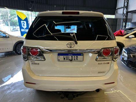 Toyota Hilux SW4 SRV D4-D 4x4 3.0 TDI Dies. Aut