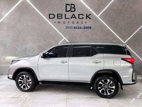 Toyota Hilux SW4 SRX Plat. 4x4 2.8 TB Die. Aut.