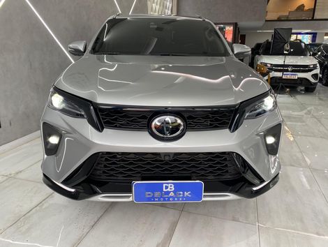 Toyota Hilux SW4 SRX Plat. 4x4 2.8 TB Die. Aut.