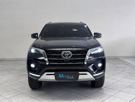 Toyota Hilux SW4 SRX 4x4 2.8 TDI 16V Dies. Aut.