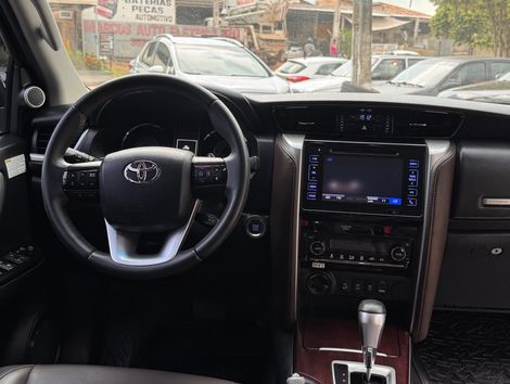 Toyota Hilux CD SRX 4x4 2.8 TDI 16V Diesel Aut.