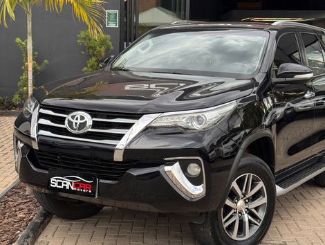 Toyota Hilux CD SRX 4x4 2.8 TDI 16V Diesel Aut.