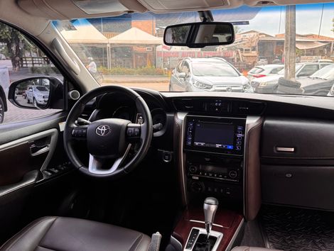 Toyota Hilux CD SRX 4x4 2.8 TDI 16V Diesel Aut.