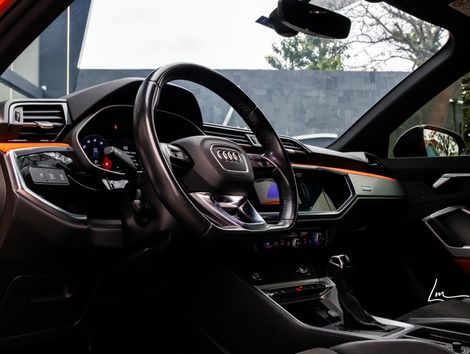 Audi Q3 Black Ed. 1.4 TFSI Flex/Black S-tron.