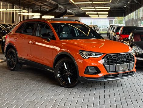 Audi Q3 Black Ed. 1.4 TFSI Flex/Black S-tron.