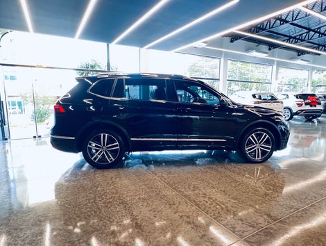 VolksWagen TIGUAN Allspac R-Line 300 TSI 2.0 
