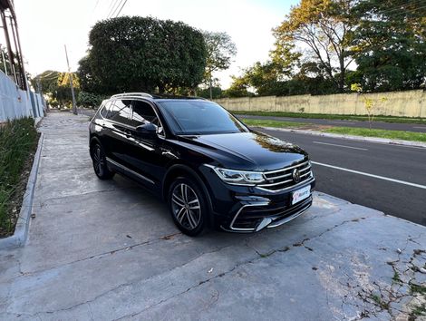 VolksWagen TIGUAN Allspac R-Line 300 TSI 2.0 