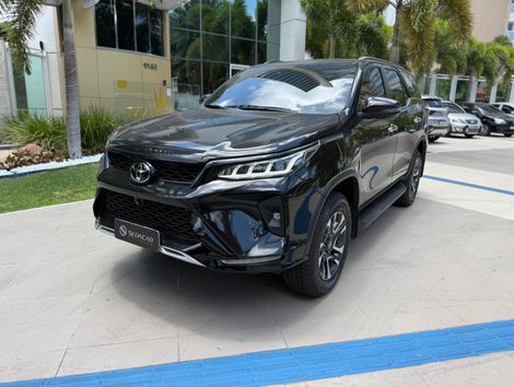 Toyota Hilux SW4 Diamond 2.8 TB 4x4 Die. Aut.