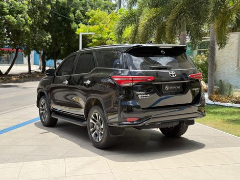 Toyota Hilux SW4 Diamond 2.8 TB 4x4 Die. Aut.