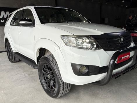 Toyota Hilux SW4 SR 4x2 2.7/ 2.7 Flex 16V Aut.