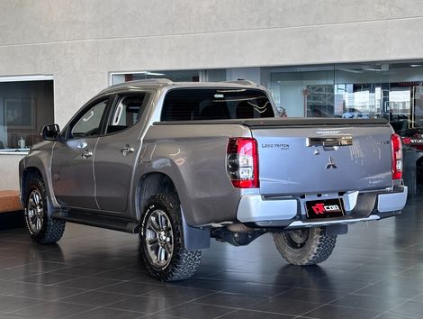 Mitsubishi L200 Triton Sport HPE-S 2.4 CD Dies. Aut