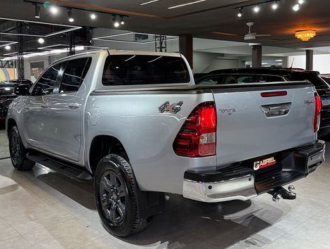 Toyota Hilux CD SR 4x4 2.8 TDI Diesel Aut.