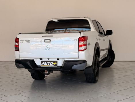 Mitsubishi L200 Tri. Out. HPE-S 2-4 CD 4X4 Die. Aut