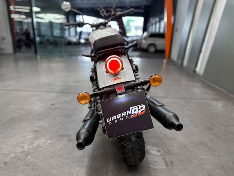 Royal Enfield Shotgun 650 Mid