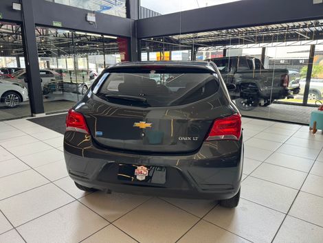 Chevrolet ONIX HATCH LT 1.0 8V FlexPower 5p Mec.