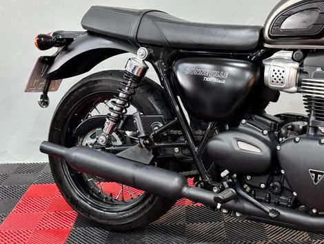 TRIUMPH BONNEVILLE T100 BLACK