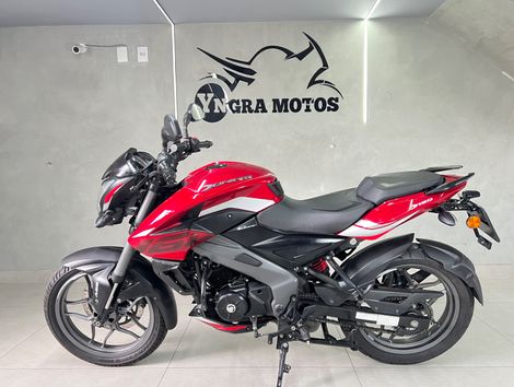 BAJAJ DOMINAR 160