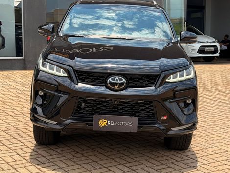 Toyota Hilux SW4 GRS 2.8 TB 4x4 Diesel Aut.