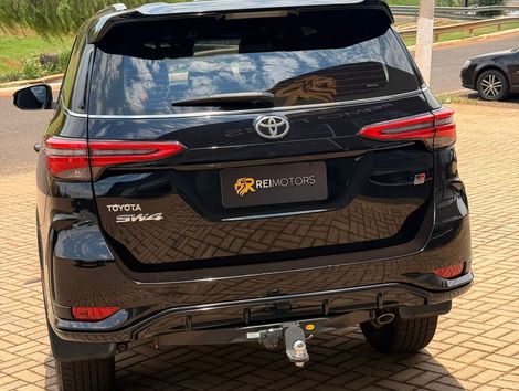 Toyota Hilux SW4 GRS 2.8 TB 4x4 Diesel Aut.