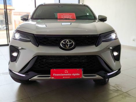 Toyota Hilux SW4 SRX Plat. 4x4 2.8 TB Die. Aut.