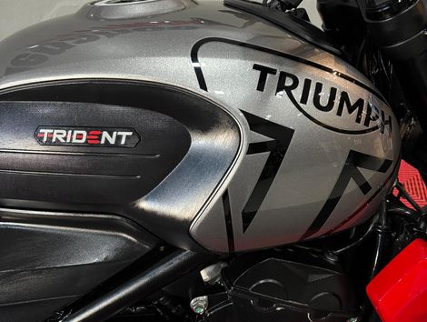 TRIUMPH TRIDENT 660