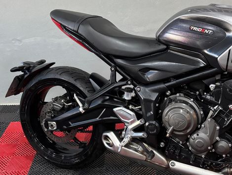 TRIUMPH TRIDENT 660