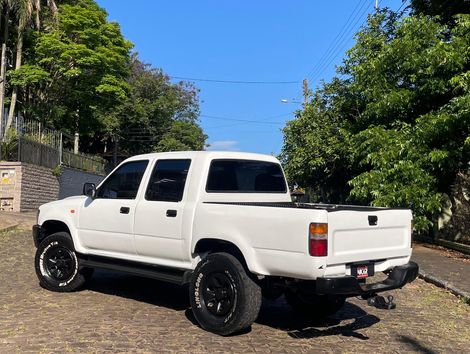 Toyota Hilux CS DX 4x4 3.0 8V 90cv Diesel