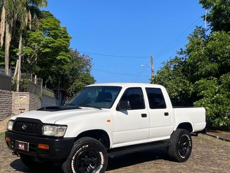Toyota Hilux CS DX 4x4 3.0 8V 90cv Diesel