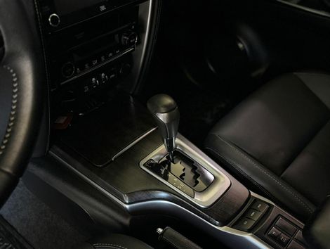 Toyota Hilux SW4 SRX 4x4 2.8 TDI 16V Dies. Aut.