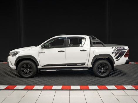 TOYOTA 2.8 SR CHALLENGE 4X4 CD 16V DIESEL 4P AUTOMÁTICO