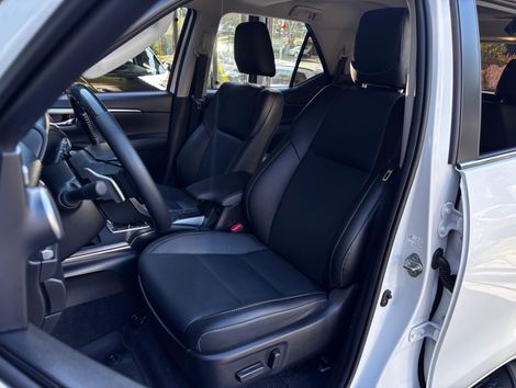 Toyota Hilux SW4 SRX Plat. 4x4 2.8 TB Die. Aut.