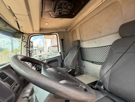 VOLKSWAGEN 24-280 E Constel. 6x2 2p (diesel)(E5)