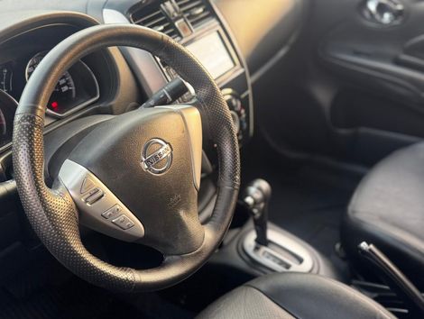 Nissan VERSA SL 1.6 16V FlexStart 4p Aut.