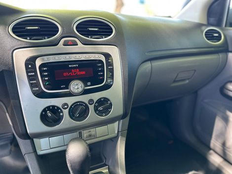 VolksWagen Fox Rock in Rio 1.6 Mi Total Flex 8V 5p