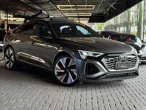 Audi Q8 E-TRON Sportb. Perf. Black (Elétrico)