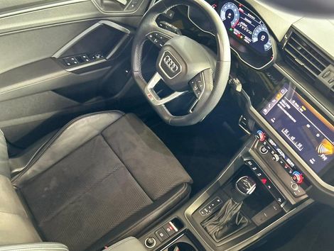 Audi Q3 SPB Perf. Black 2.0 TFSI Tipt. Quat.