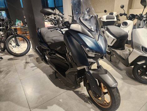  XMAX 250 ABS