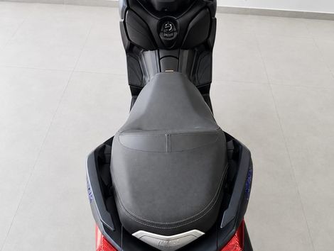  XMAX 250 ABS