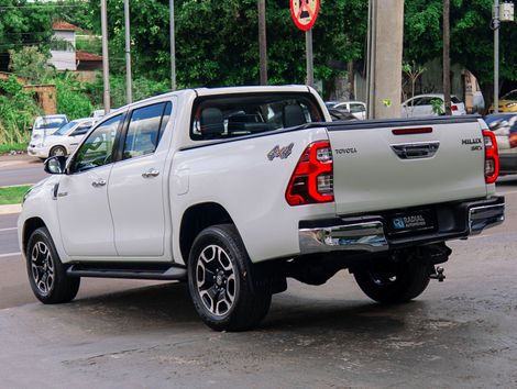 Toyota Hilux CD SRX 4x4 2.8 TDI 16V Diesel Aut.