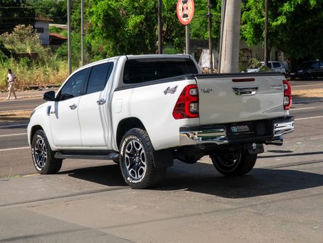 Toyota Hilux CD SRX 4x4 2.8 TDI 16V Diesel Aut.