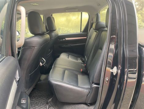 Toyota Hilux CD SRX 4x4 2.8 TDI 16V Diesel Aut.