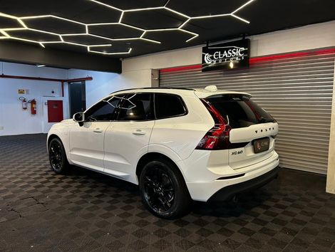 Volvo XC60 2.0 T8 HYBRID MOMENTUM AWD GEARTRONIC