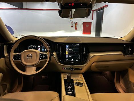 Volvo XC60 2.0 T8 HYBRID MOMENTUM AWD GEARTRONIC