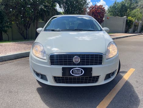 Fiat LINEA ESSENCE Dualogic 1.8 Flex 16V 4p