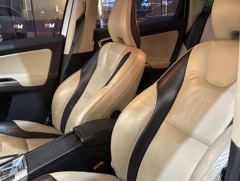 Volvo XC 60 R-DESIGN 3.0 304cv AWD 5p