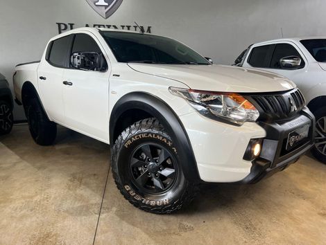 Mitsubishi L200 Tri. Outdo. GLS 2.4 CD 4x4 Die. Aut