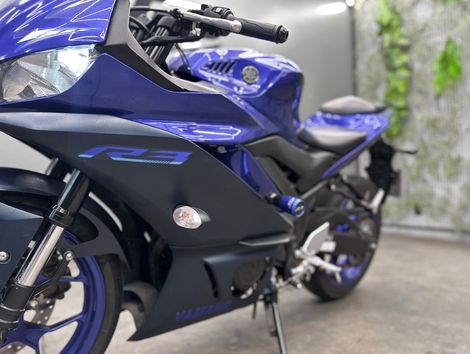 YAMAHA YZF R-3 321/ABS
